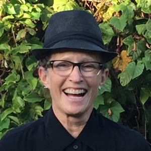 Meet your Posher, Elissa